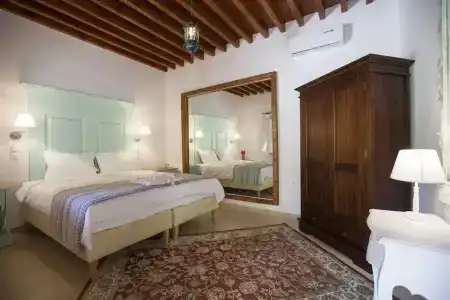 Saint Artemios and Oriental Suites - 37
