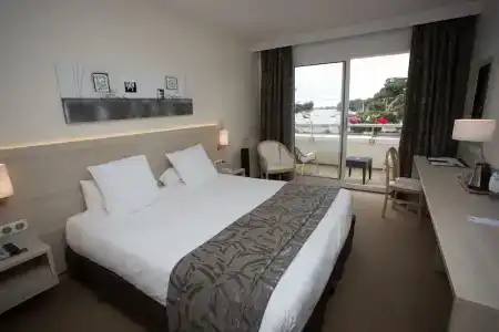Best Western Plus Le Roof Vannes Bord De Mer - 93