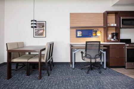 TownePlace Suites by Marriott Orlando Airport - 11
