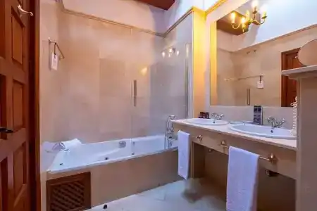 Palacio Ayala Berganza - 42