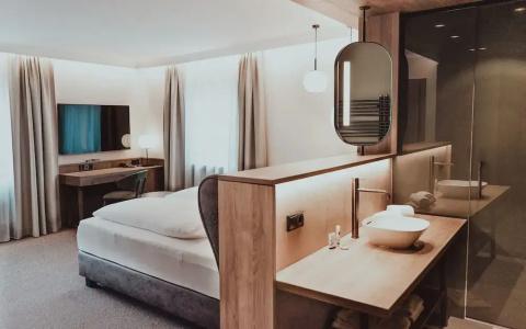 Österreichischer Hof-im Bademantel direkt in die Alpentherme - 32