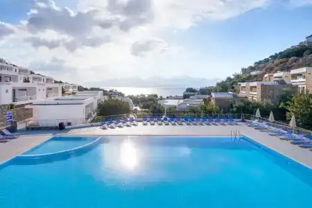 Ariadne Beach - 16