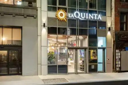 La Quinta by Wyndham Time Square South - 0
