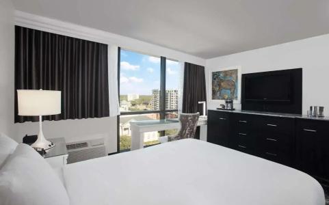 DoubleTree by Hilton - 31