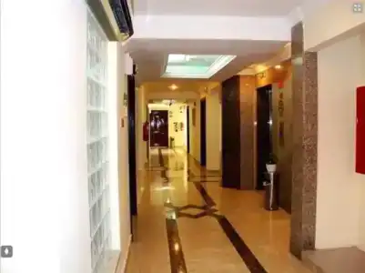 Al Muraqabat Plaza - 11