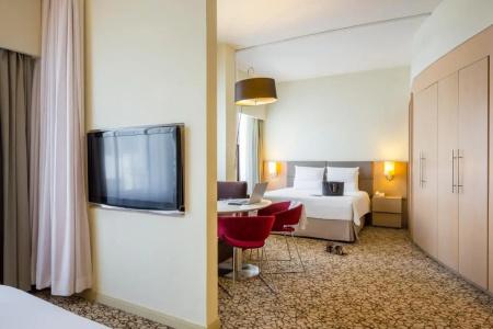 Novotel Suites Dubai Mall of the Emirates - 50