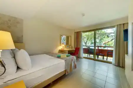 Robinson Camyuva - Adults Only - 28