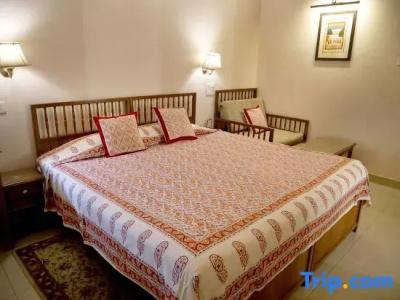 Arya Niwas - 167