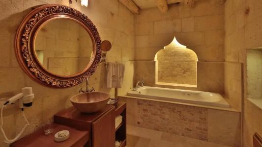 Golden Cave Suites - 112