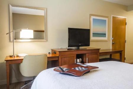 Hampton Inn Charleston-Daniel Island - 71