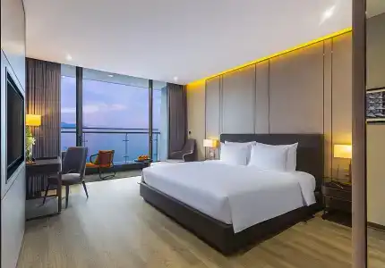 Le Sands Oceanfront Danang - 2