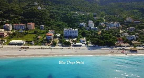 Blue Days - 14
