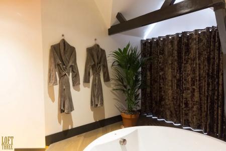 Manzo's Suites - 81