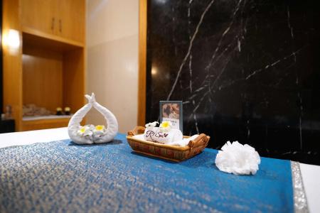 Radisson Blu Marina Connaught Place - 14