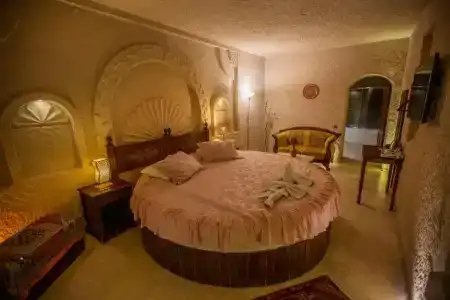 Hermes Cave - 108