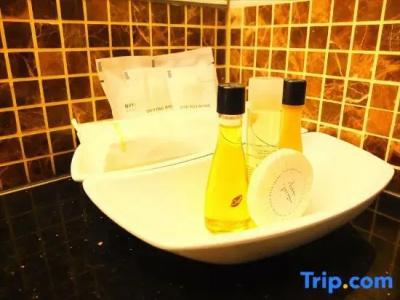 August Suites - 103
