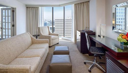 DoubleTree by Hilton Houston Greenway Plaza - 7