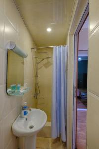 Euphoria Inn - 8