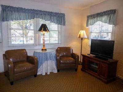 Briarwood Inn - 138
