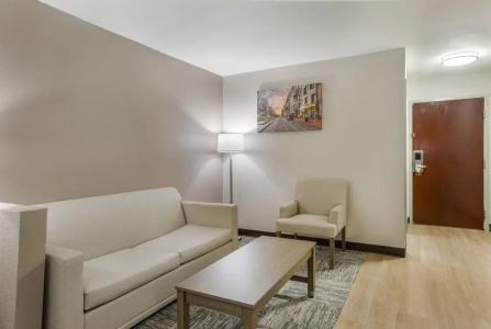 Red Roof Inn Plus+ & Suites Savannah – i-95 - 1