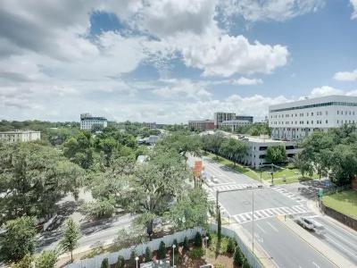 Four Points by Sheraton Downtown - 72