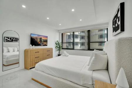 The Alexander All Suites - 593