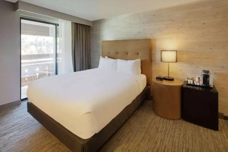 DoubleTree by Hilton - 49
