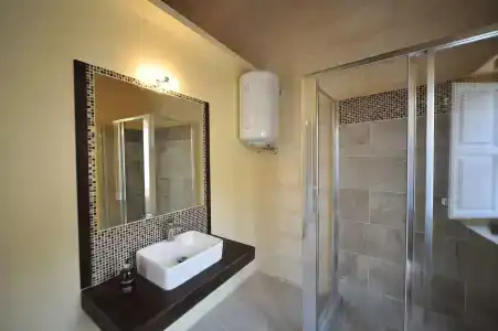 The Stonehouse - 8