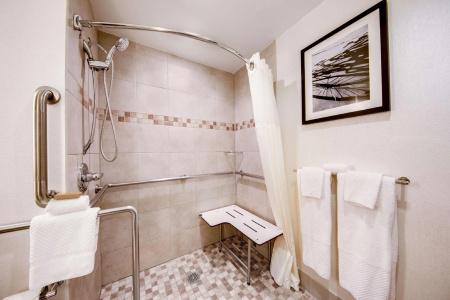 DoubleTree by Hilton & Suites - 30