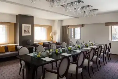 Courtyard by Marriott Tokyo Ginza - 16