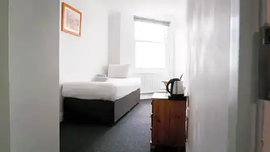 Chelsea Guest House - 16