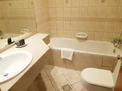 Uptown  Abu Dhabi - 16