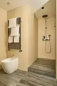 Best Western Biri - 86
