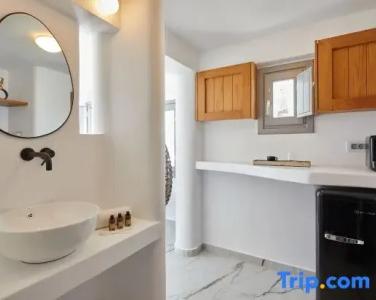 Allure Breeze Suites - 103