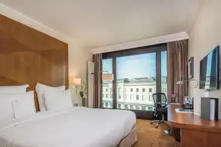 Warwick Geneva - 8