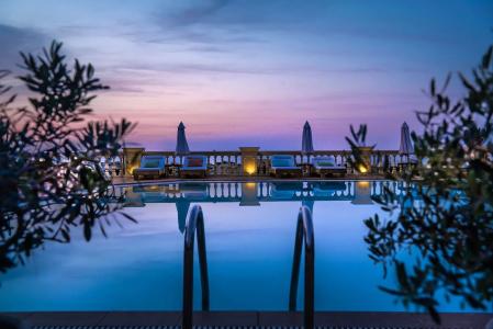 Notos Heights & Suites - 10