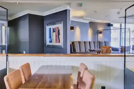 Premier Inn Putney Bridge - 2