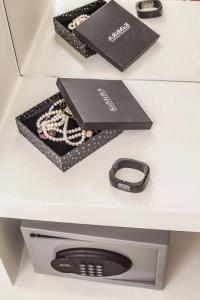 Home Boutique Luxury & Design - 41