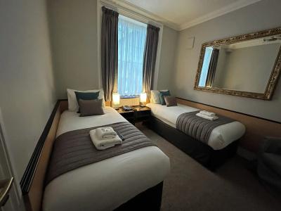 Tudor Court - 1