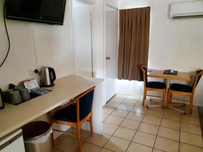 Rockhampton Palms Motor Inn - 28