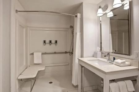 Four Points by Sheraton - 72