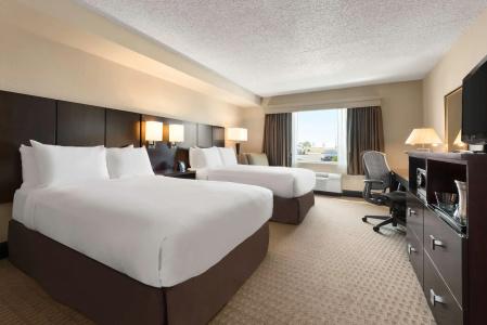 DoubleTree by Hilton Airport - 3
