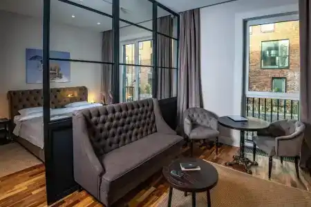 Apart by Parmigiano Group - 43