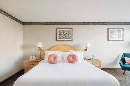 Days Inn by Wyndham Los Angeles - 35