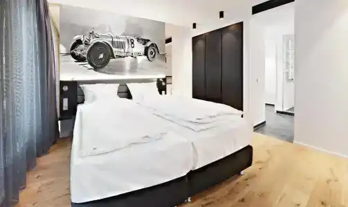 v8 Classic Motorworld Region Stuttgart - 193