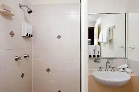 Park Regis Anchorage - 96