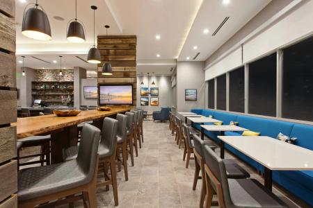 SpringHill Suites by Marriott Orange County - 18