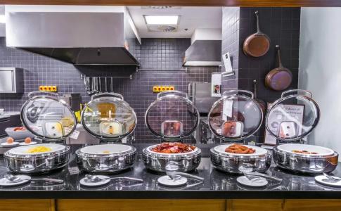 Courtyard by Marriott Pilsen - 11