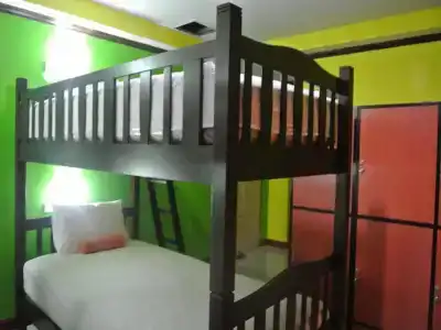 Silla Patong Hostel - 22