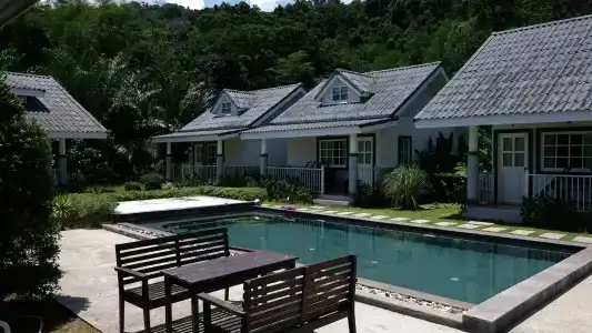 Suksompong Resort - 8